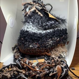 Steven Madden hat and scarf, new with tags